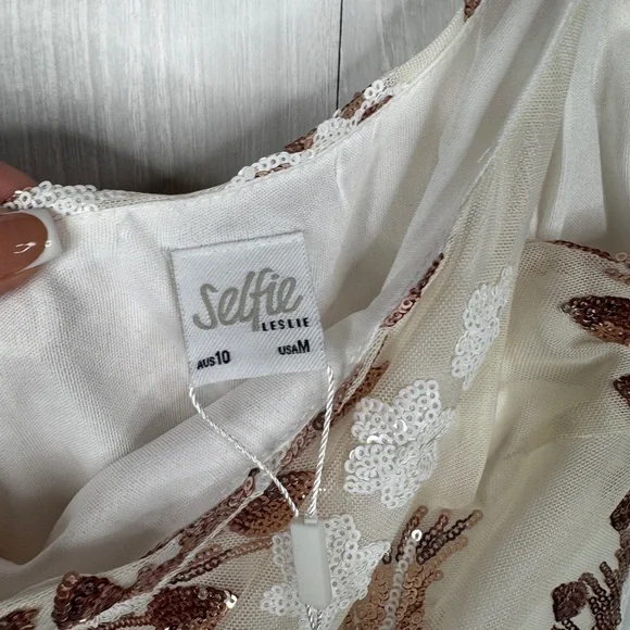 Selfie Leslie White & Gold Floral Sequin Mini Dress - Picture 8 of 10
